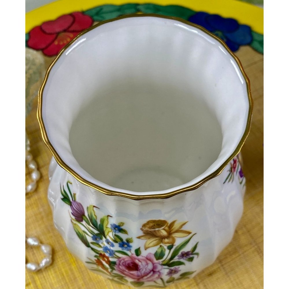 SOLD*** Royal Worcester vase England Bone China Floral, 5 3/4” High - Picture 11 of 16